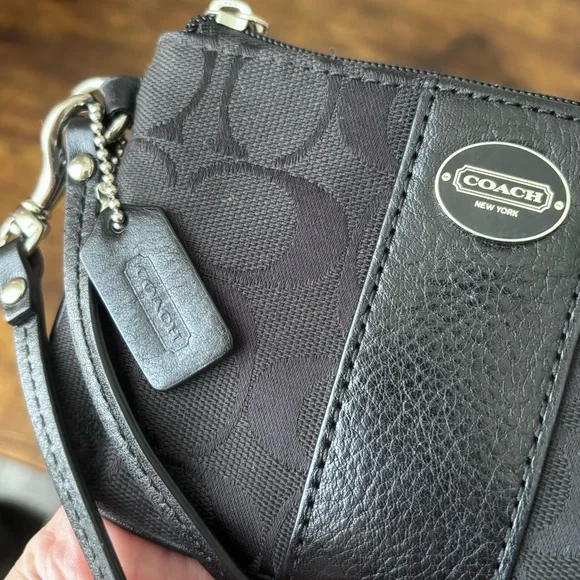 Coach Black Signature C Wristlet - Picture 8 of 10